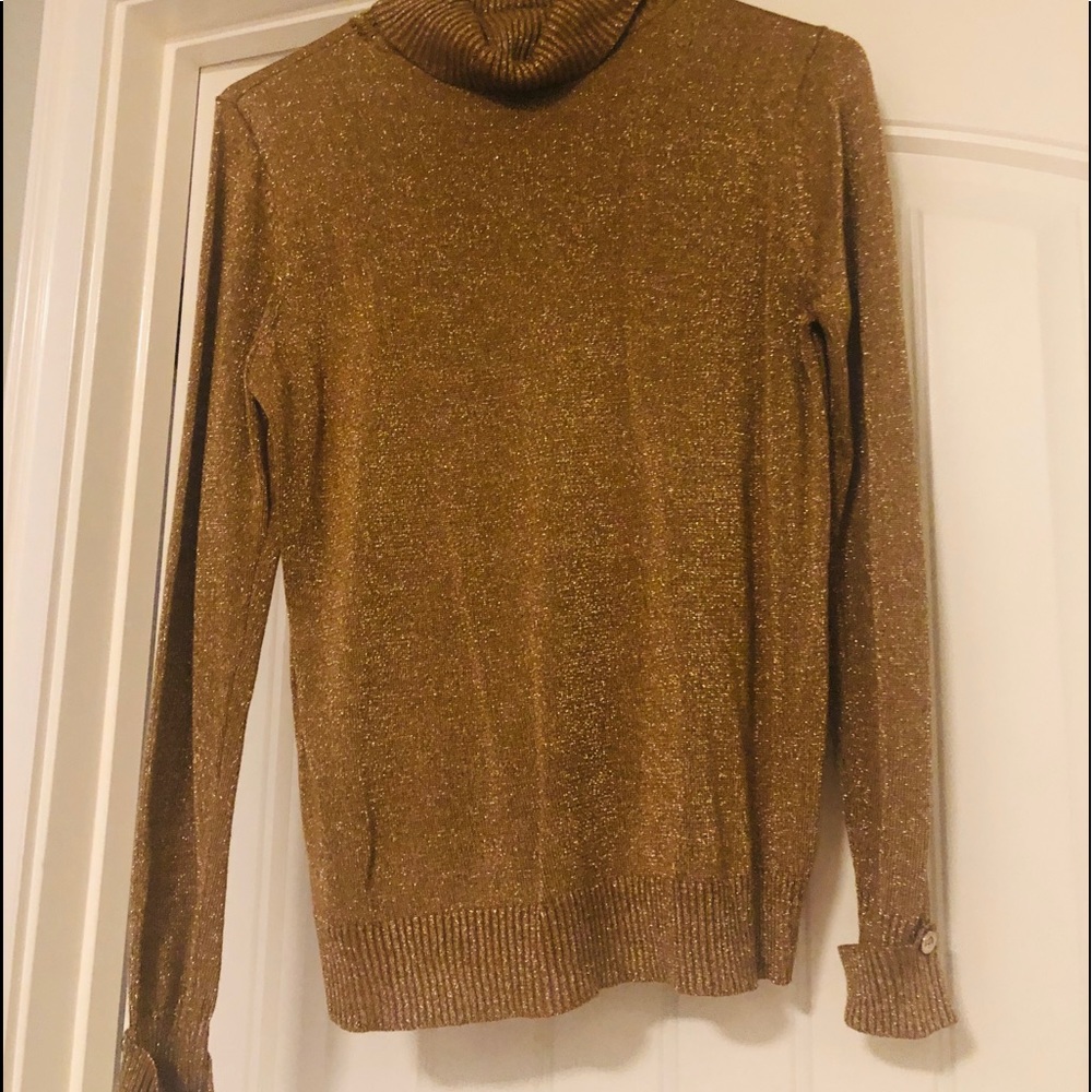 JOSEPH A Beautiful gold turtleneck sweater. NWOT.